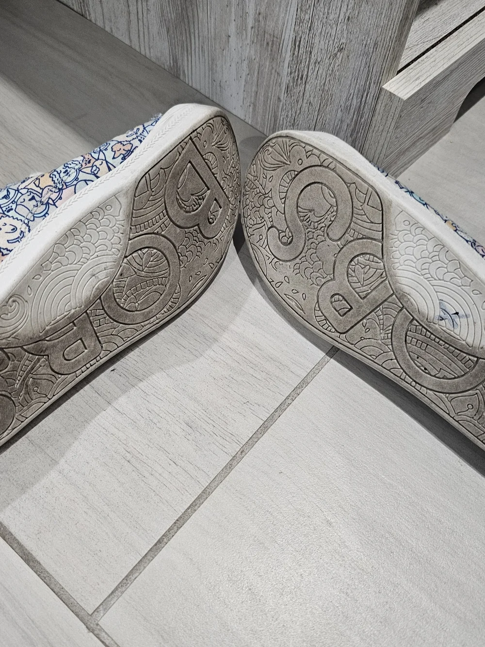 Skechers comfortable canvas