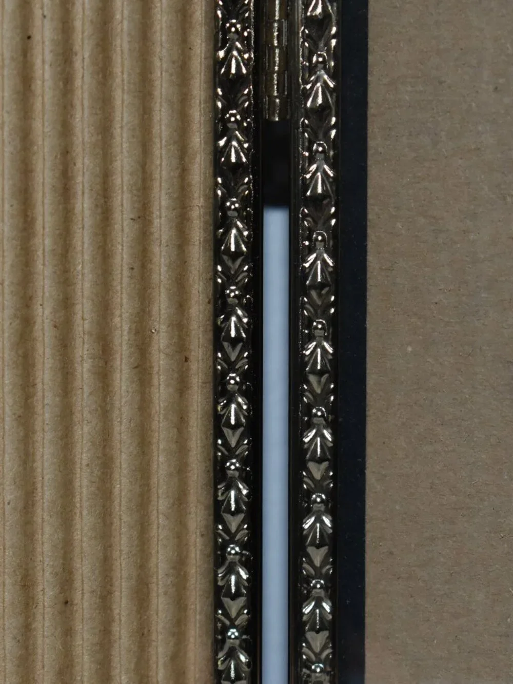N/A vintage hinged
