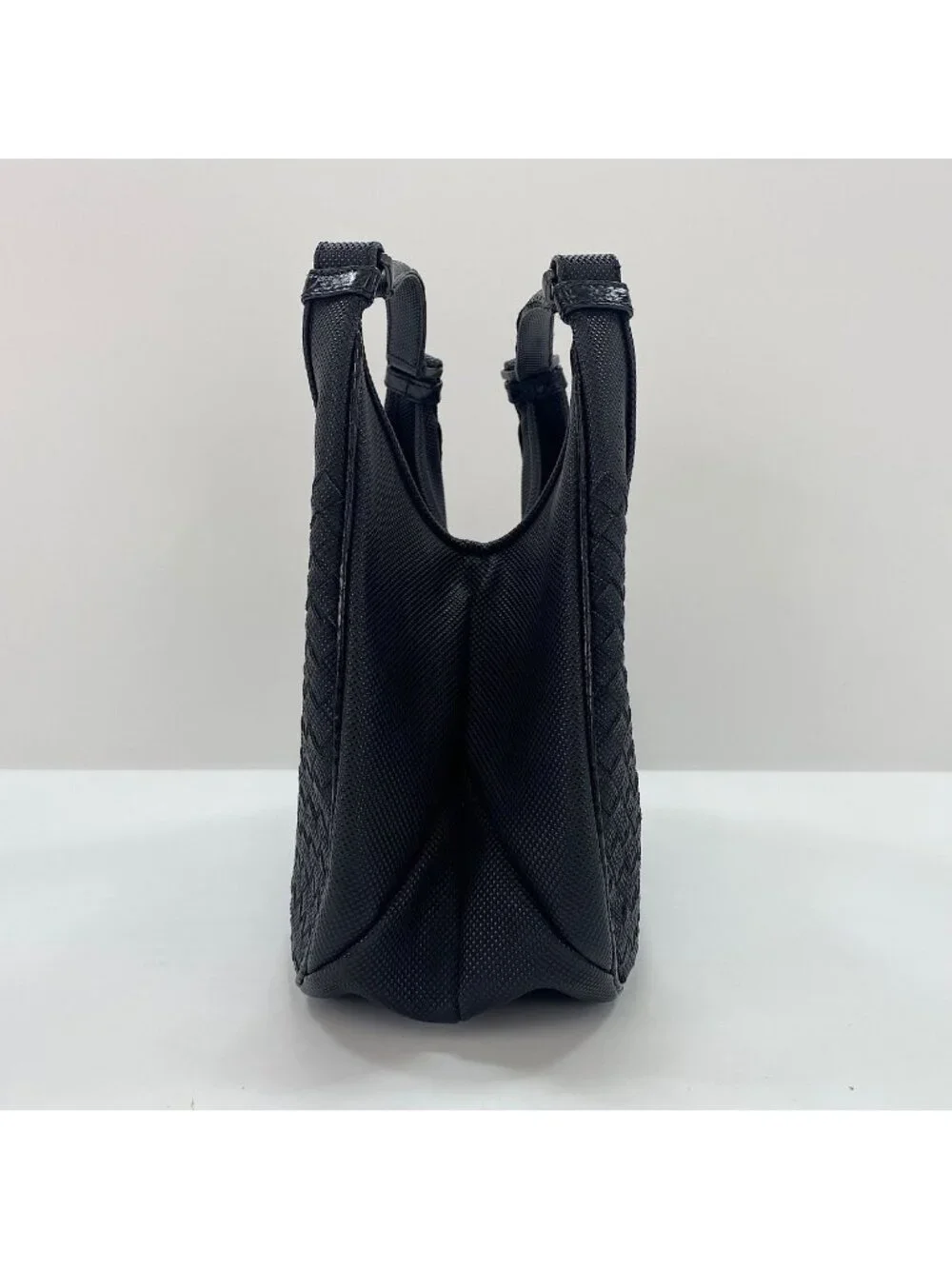 Bottega Veneta effortless main smell