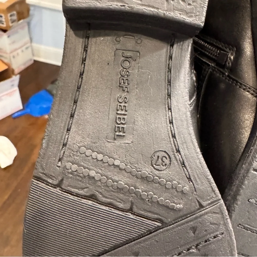 Josef Seibel brand new