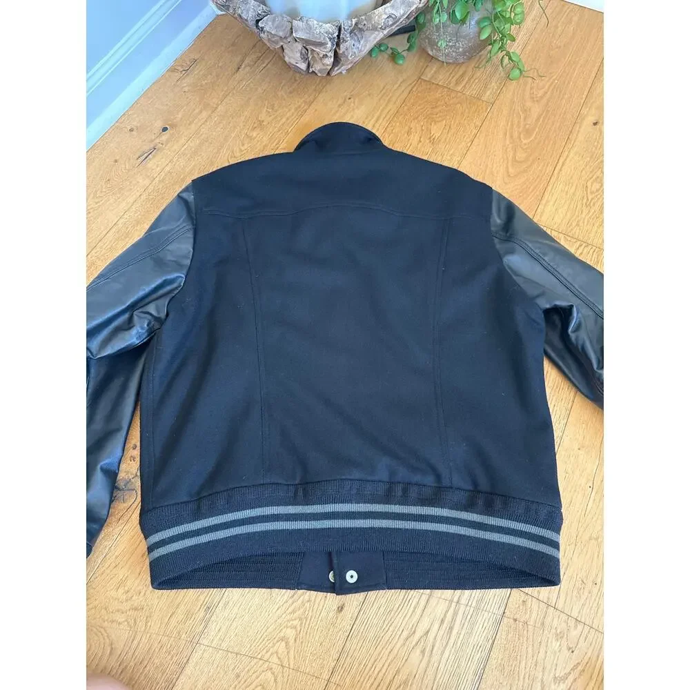 Levis details media please