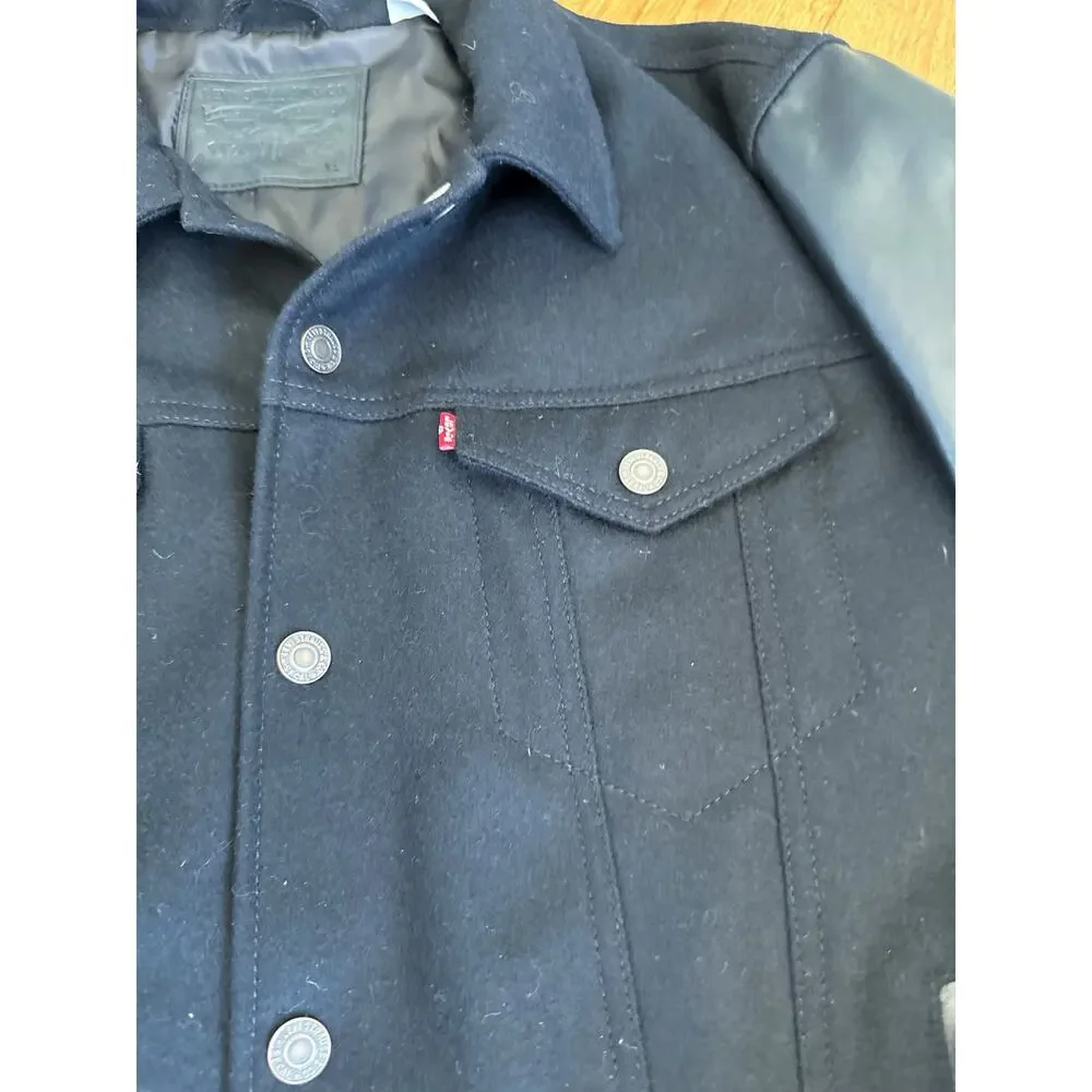 Levis sleeve classic coat
