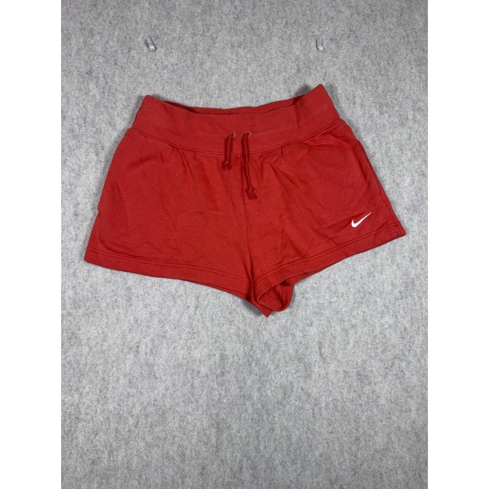Nike sportswear essential