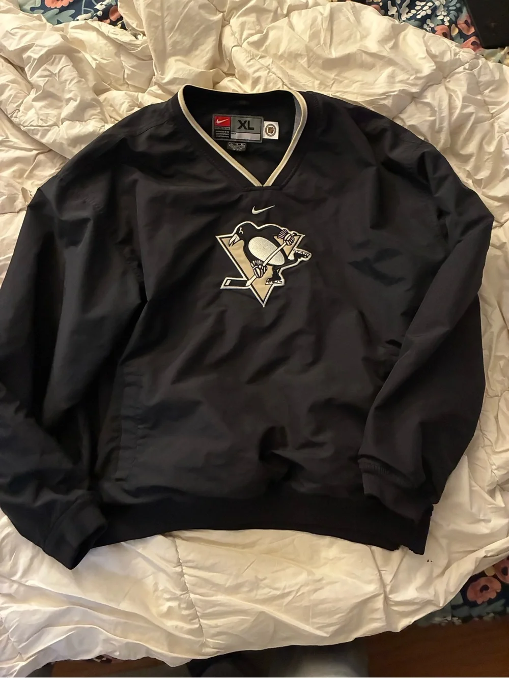 Nike Black & Cream Pittsburgh Penguins Pullover Jacket