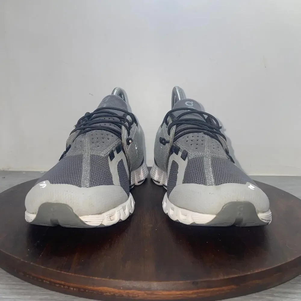 On Cloud 5 Womens Size 7 Gray White Athletic Running Walking Shoes Sneakers