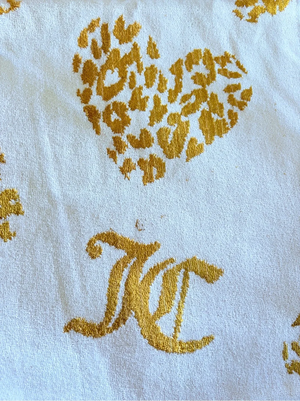 🩷🩷Juicy Couture White & Gold Leopard Print Hand Towel - Juicy Couture🩷🩷