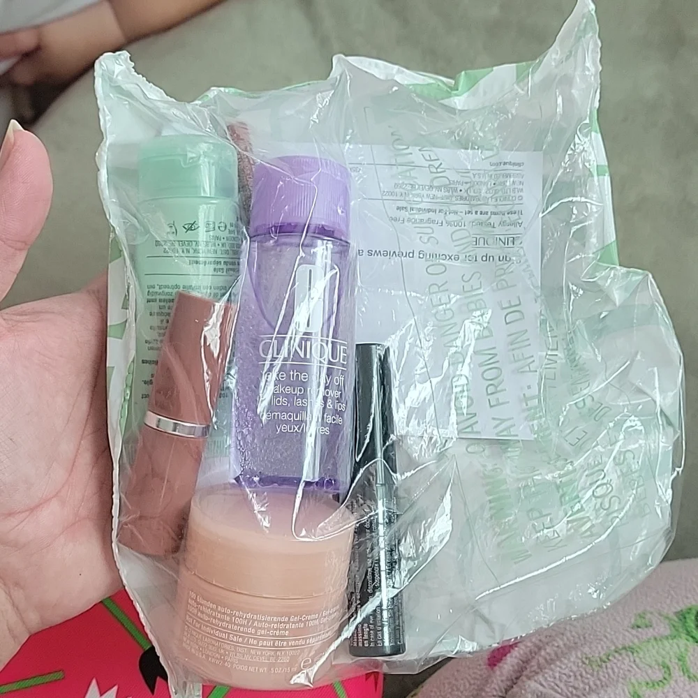 Clinique pink make