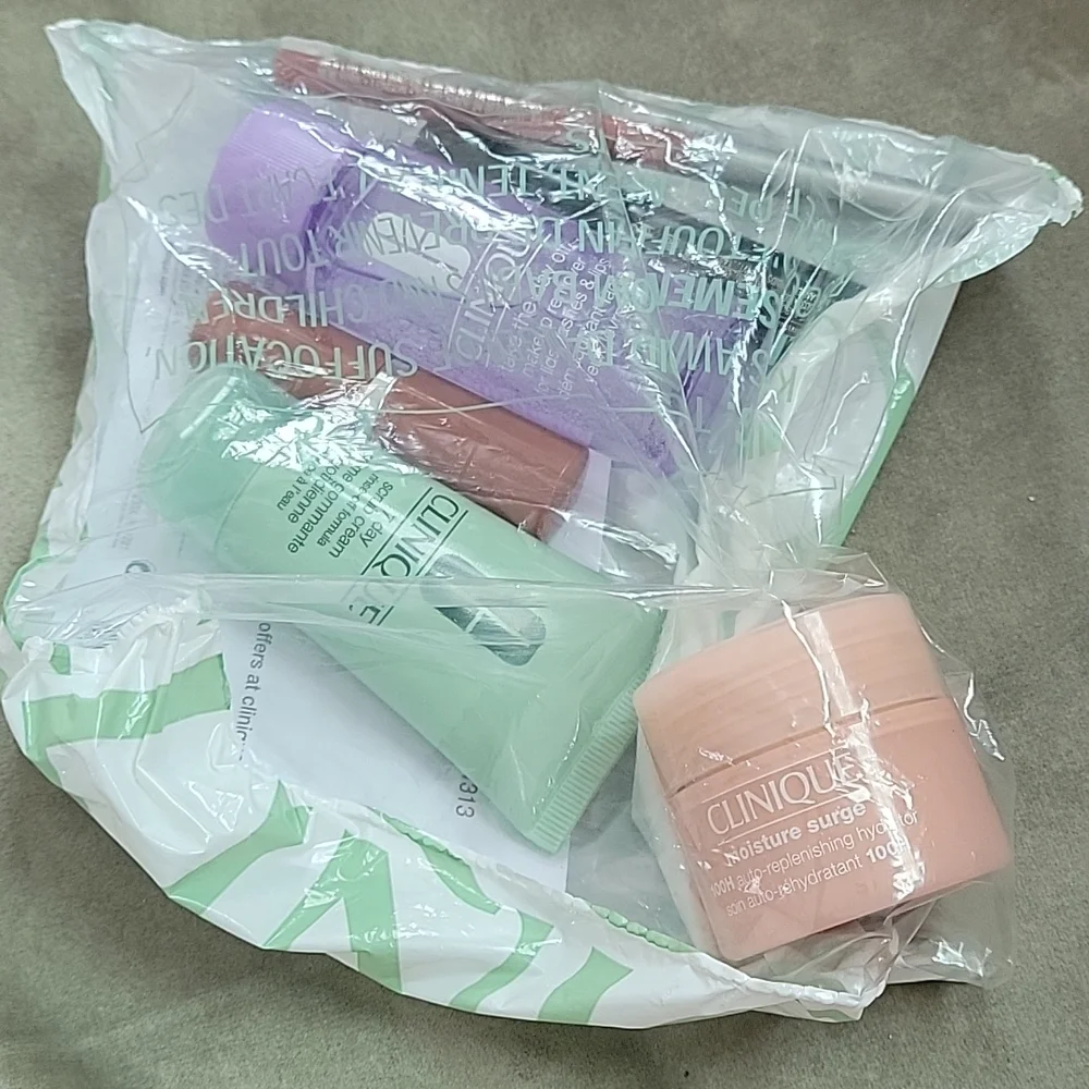 Clinique pink make