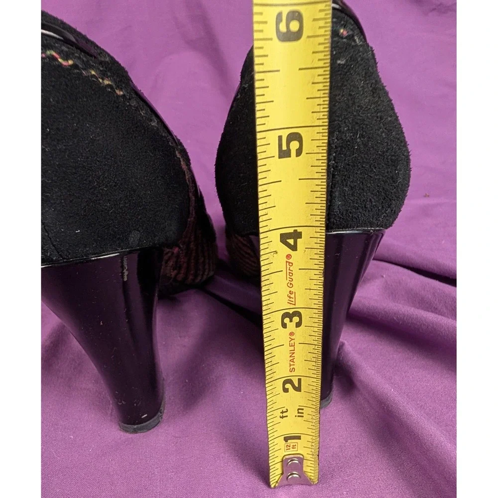 BCBG appearance bows