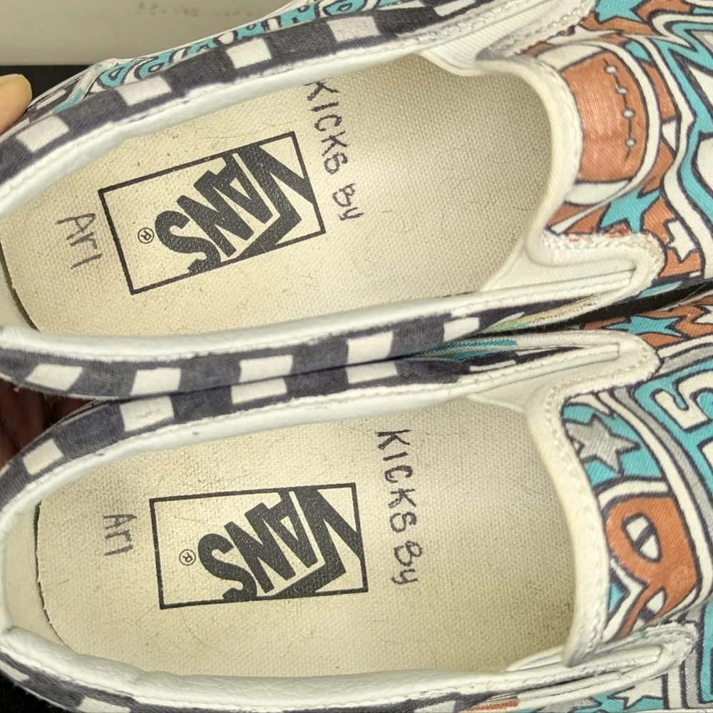 Vans eye catching