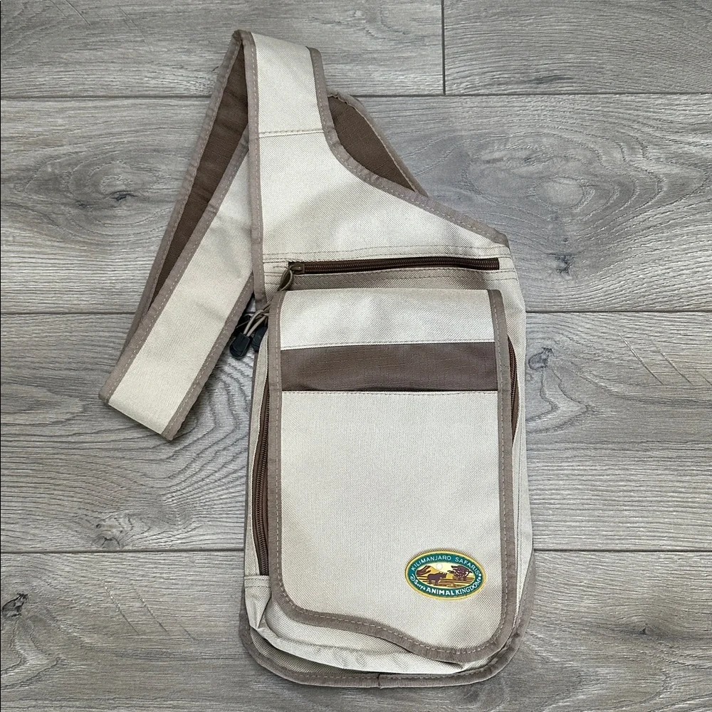 Vintage Disney Animal Kingdom Kilimanjaro‎ Safari Crossbody Messenger Bag Tan
