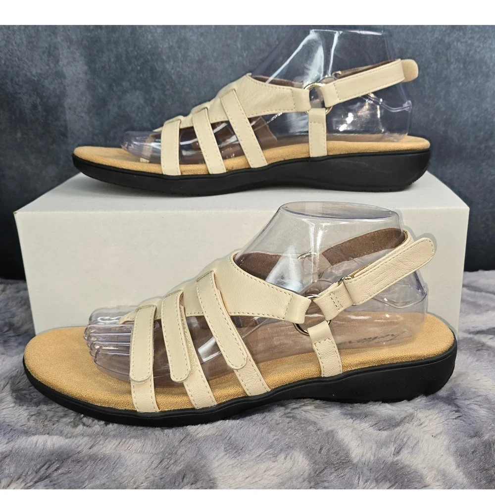 NWOT Trotters Ria Sandals Ivory Leather Strappy Hook and Loop Women 10‎ Narrow