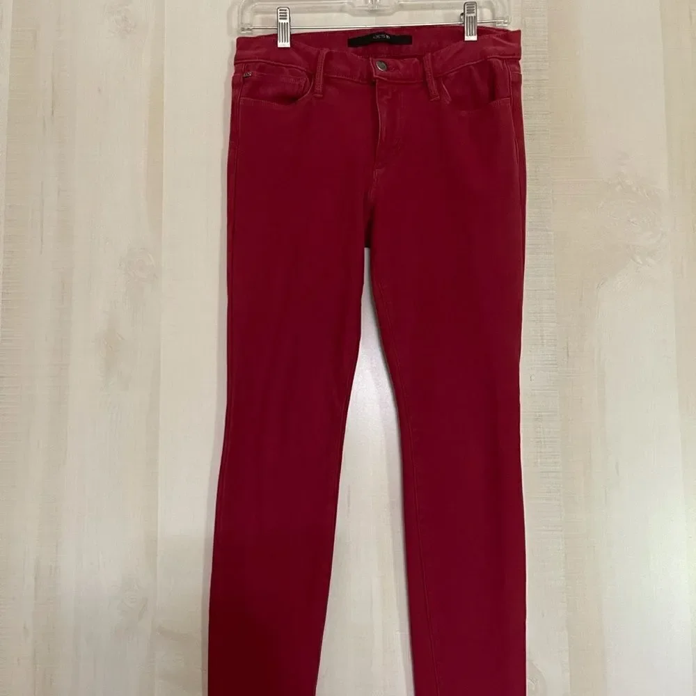 Joe’s maroon “the skinny” jeans, size 29‎