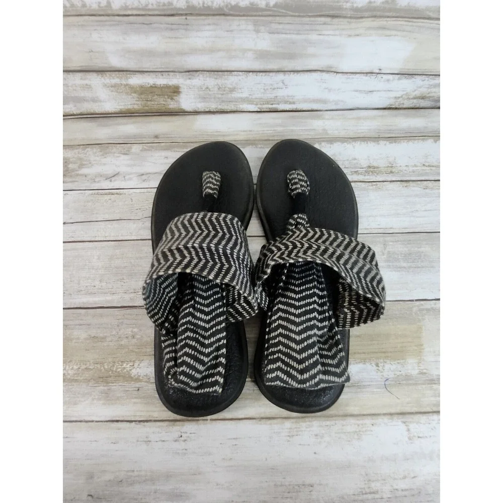 Sanuk yoga sling