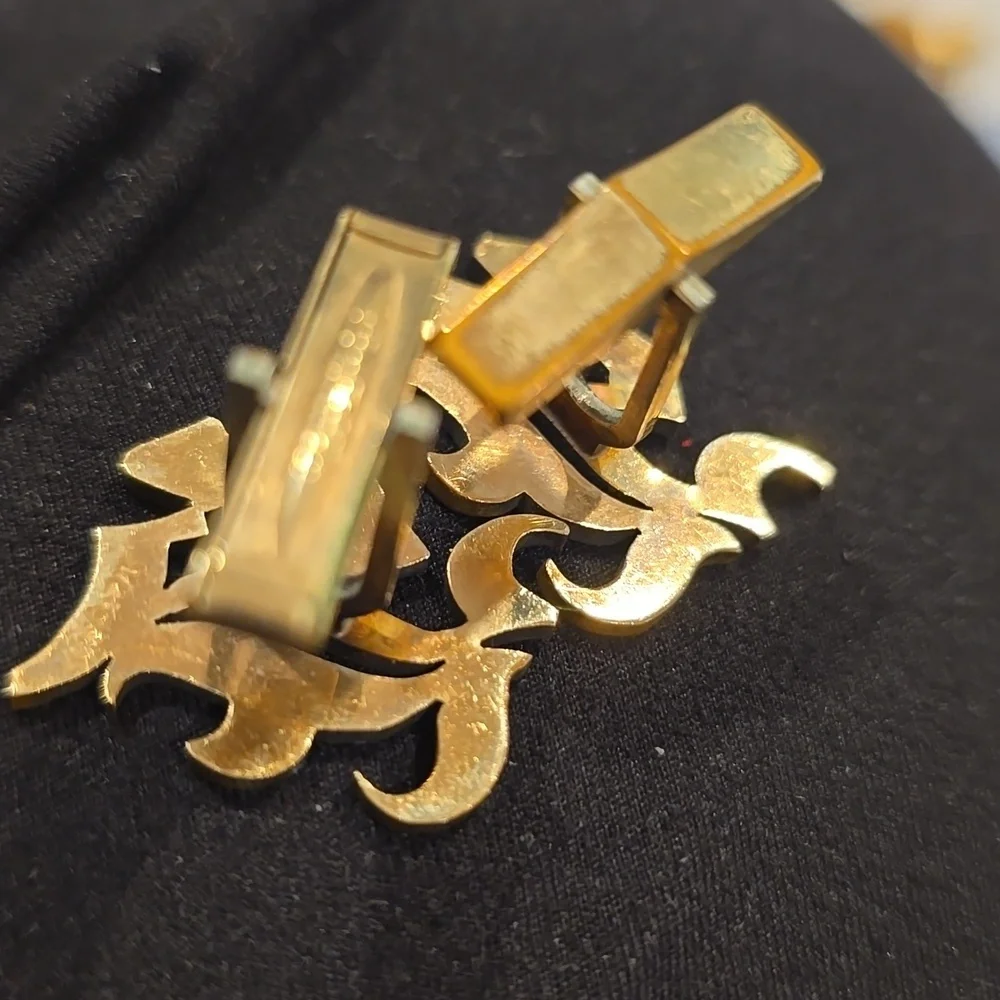 N/A stylish gold