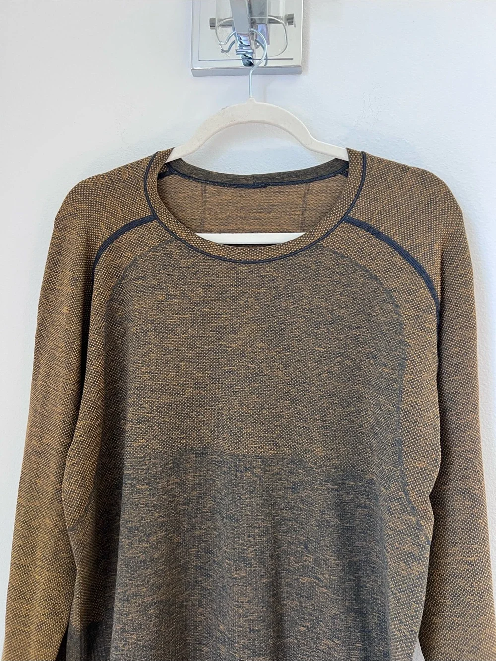 lululemon athletica lightweight crewneck