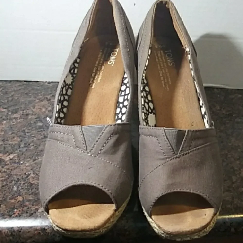 Toms preowned minimal