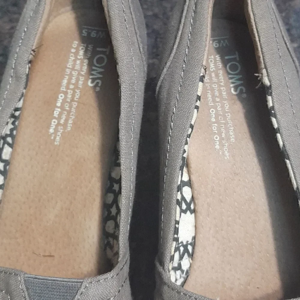 Toms preowned minimal