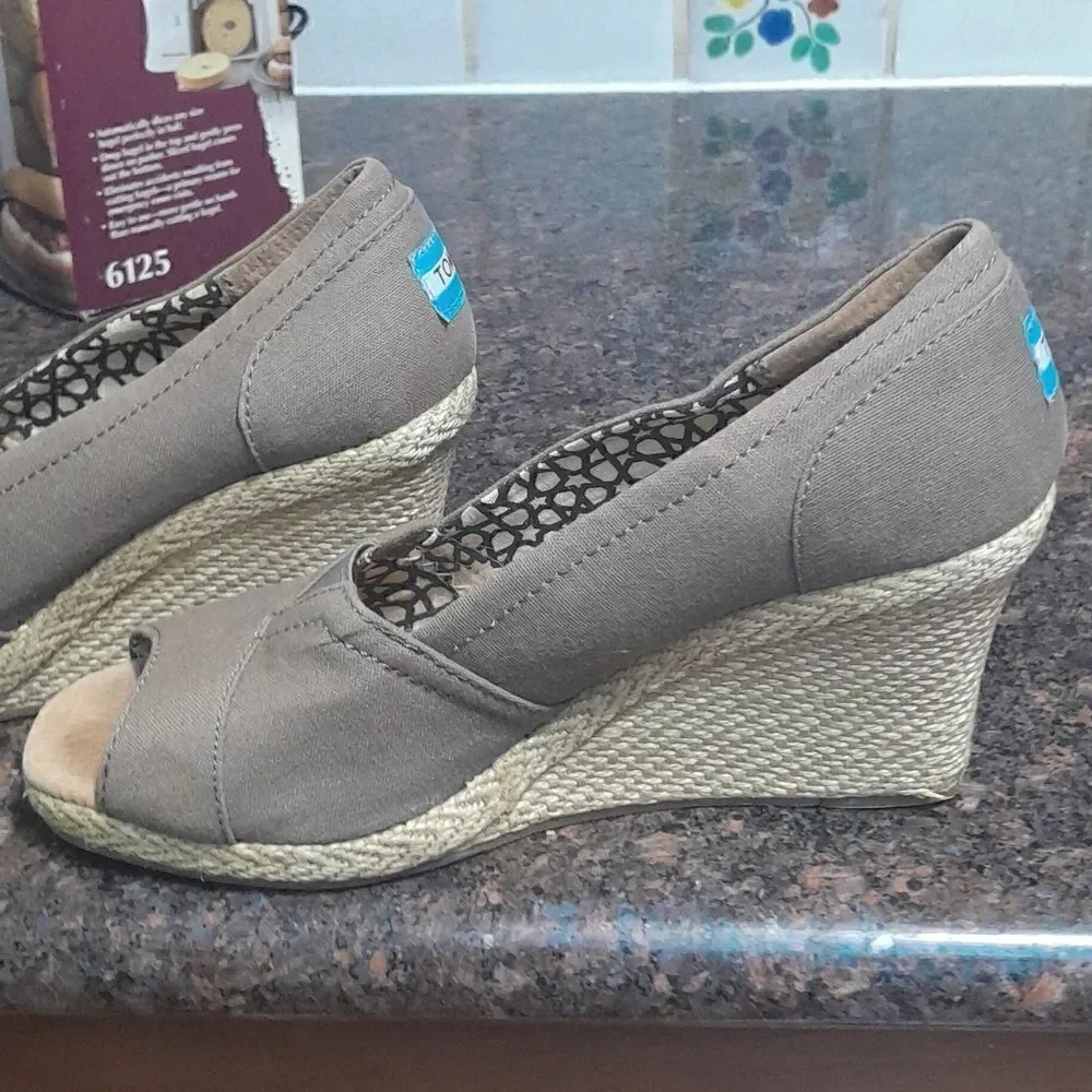 Toms preowned minimal