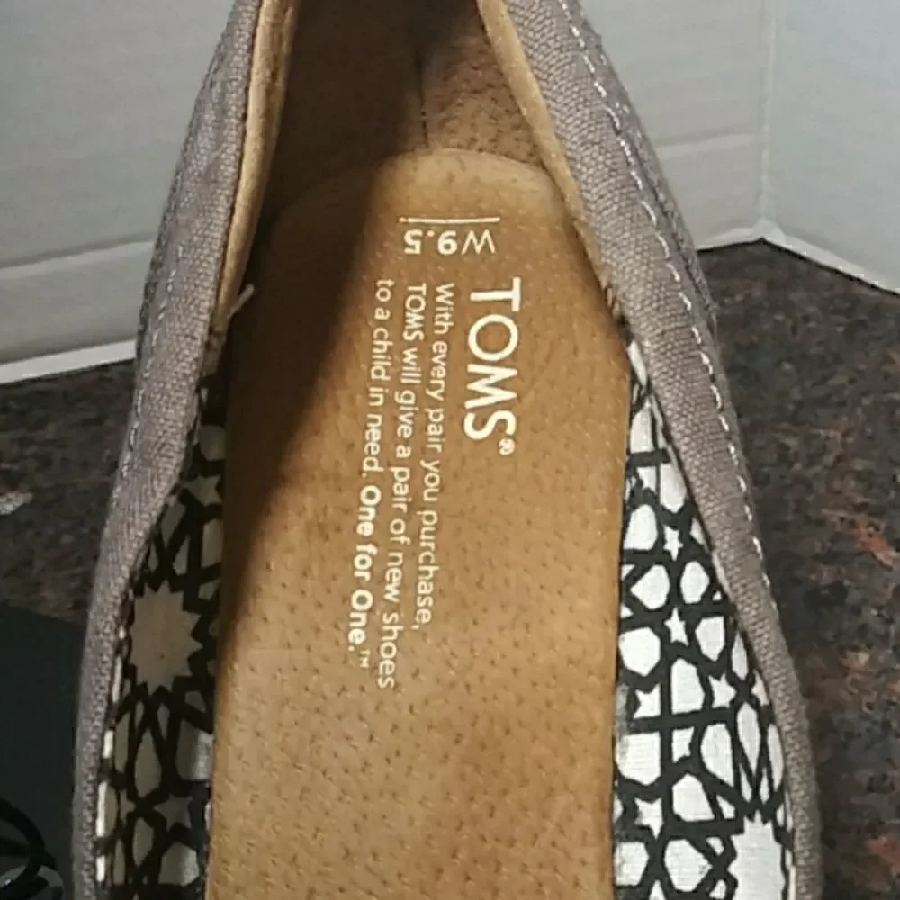 Toms preowned minimal