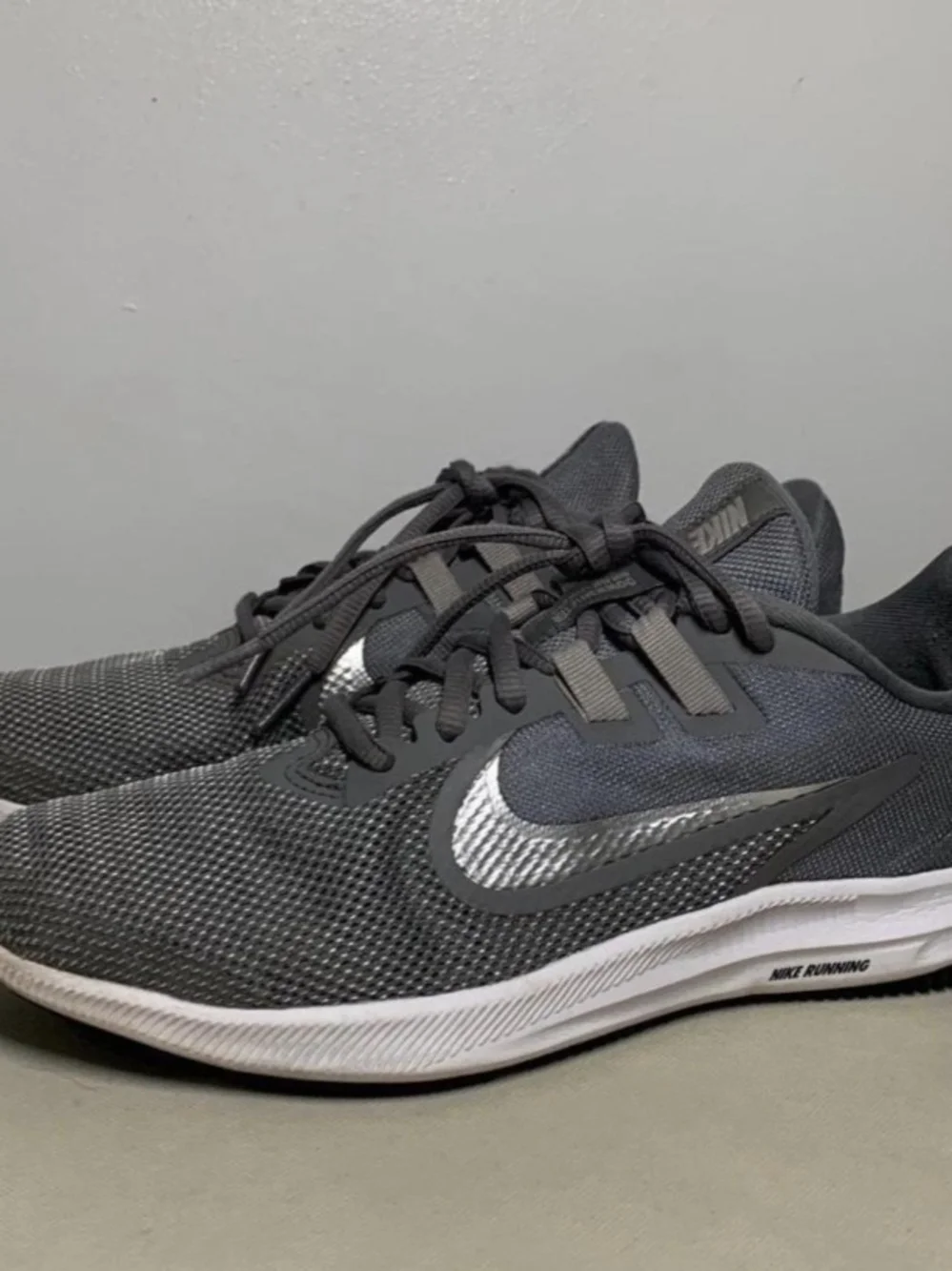 Nike Men's Athletic Running Shoes - Dark Gray & White