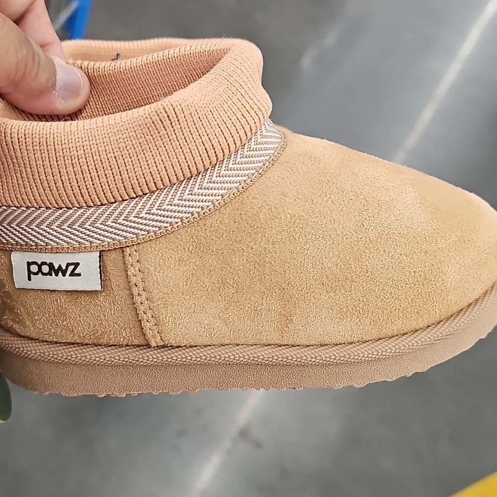PAWZ tan slippers