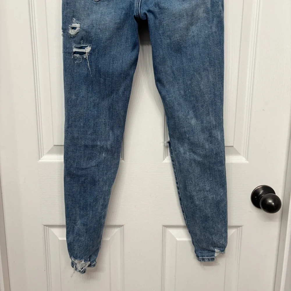 American Eagle Outfitters easy broken