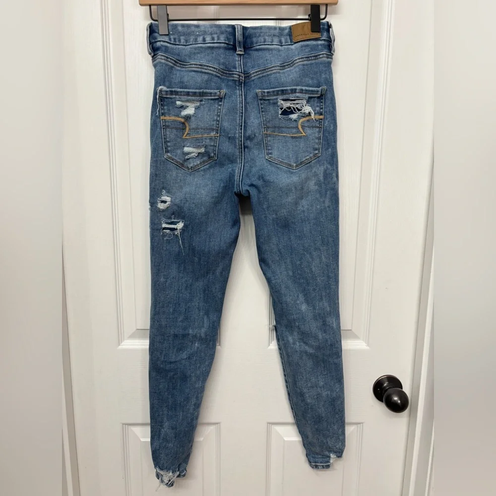 American Eagle Outfitters easy broken