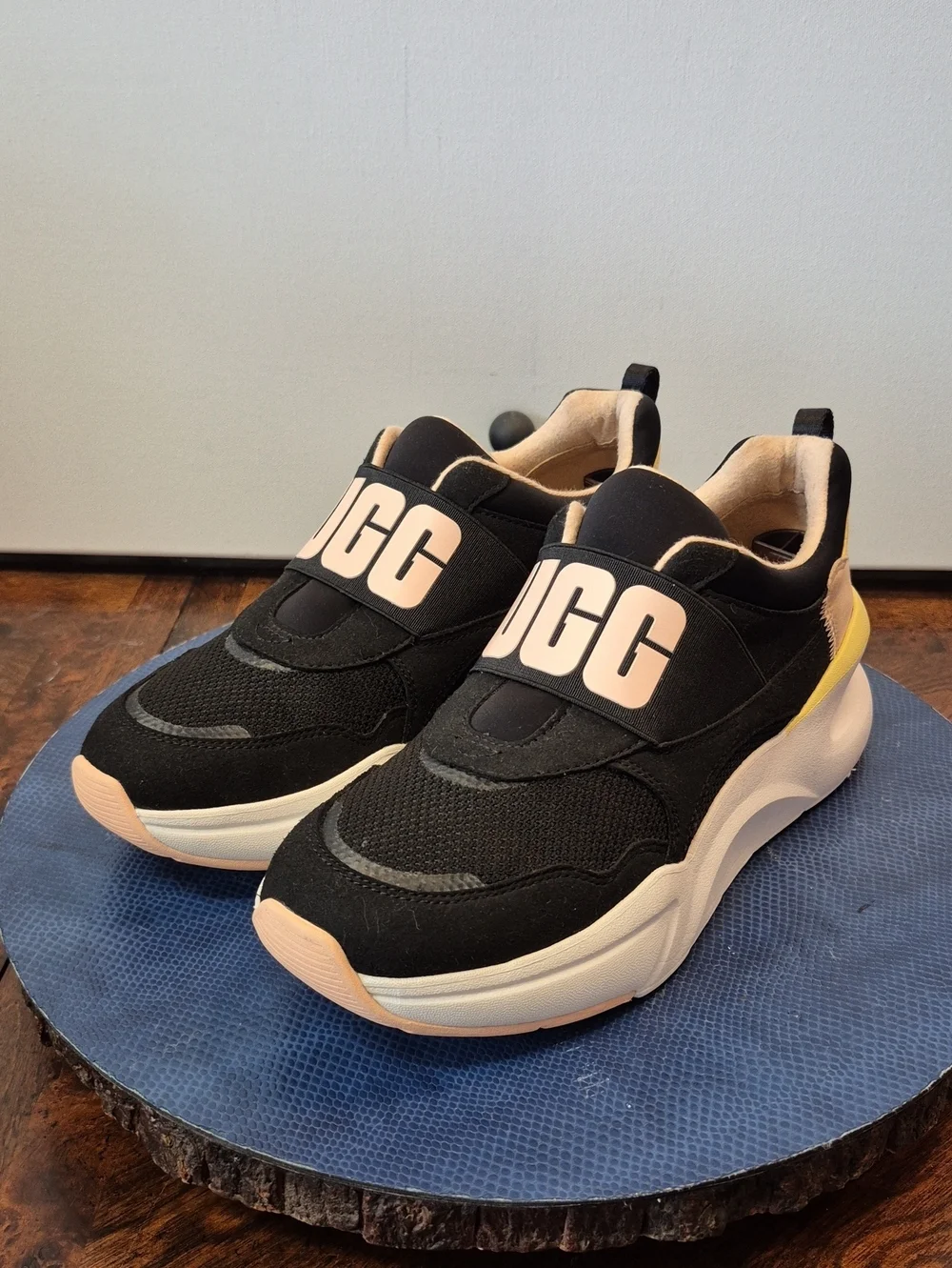 UGG la flex