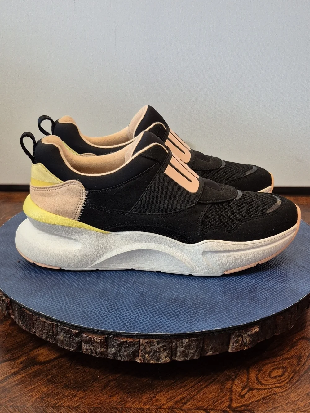 UGG la flex