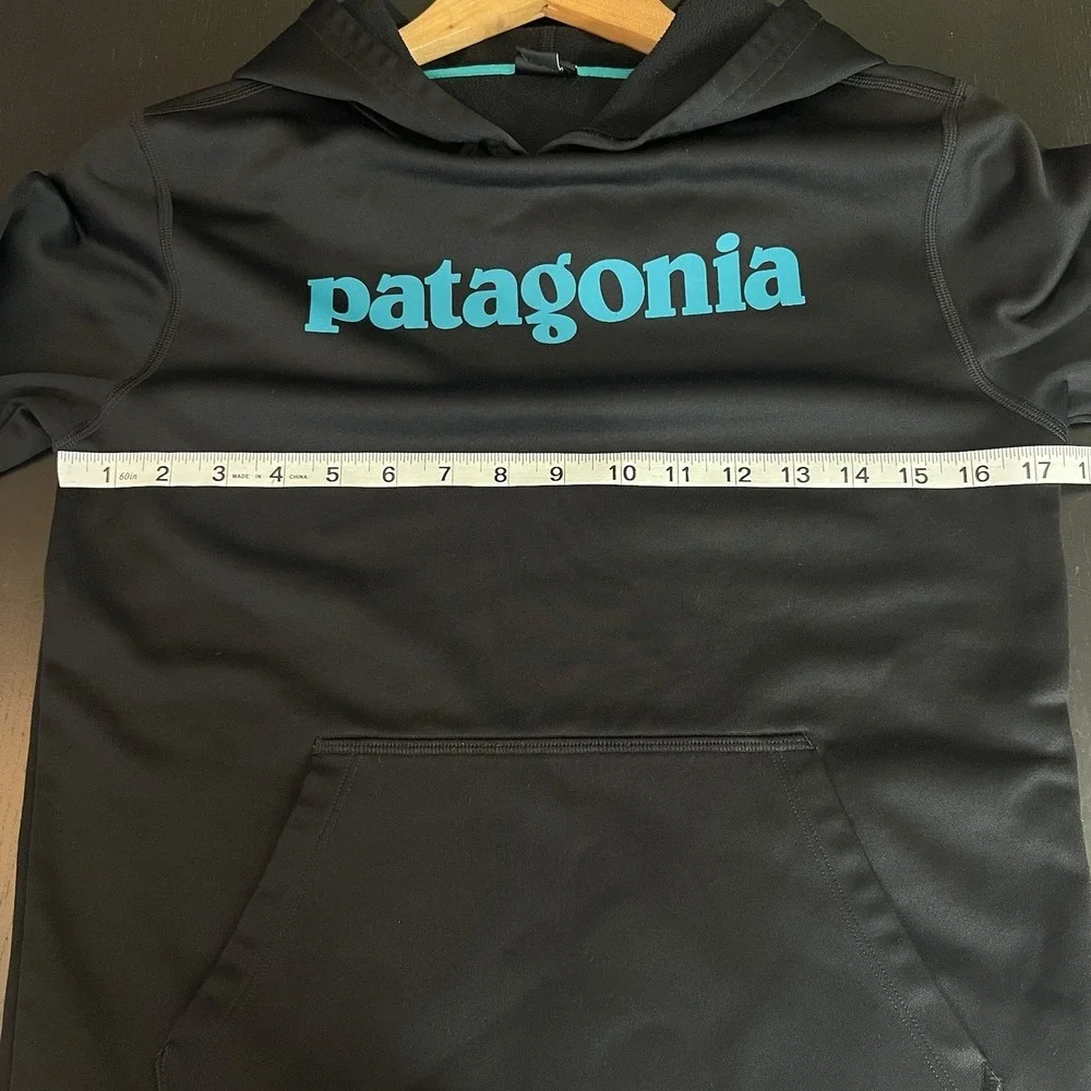 Patagonia boys graphic