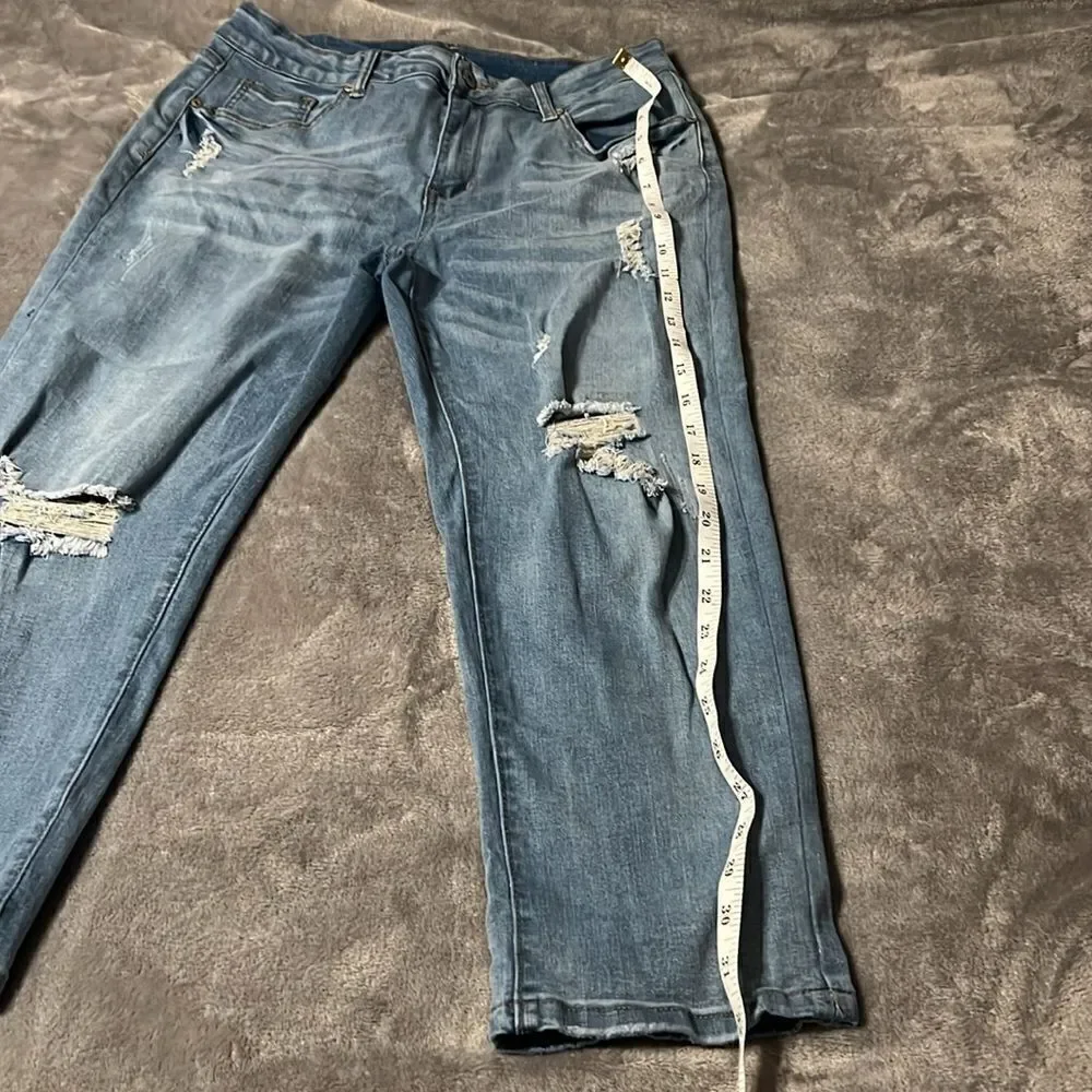 no brand distressed jean