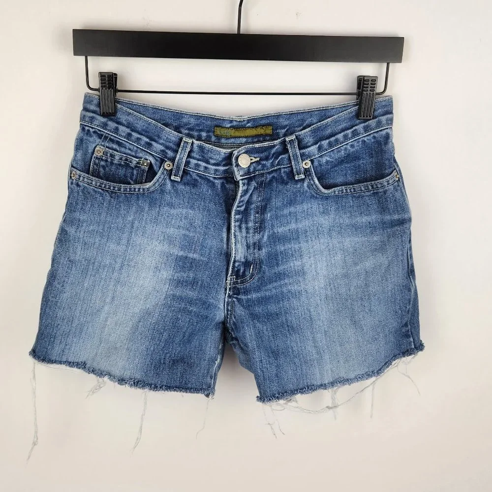 Vintage BDG Mid Rise Raw Hem Denim Shorts sz 7