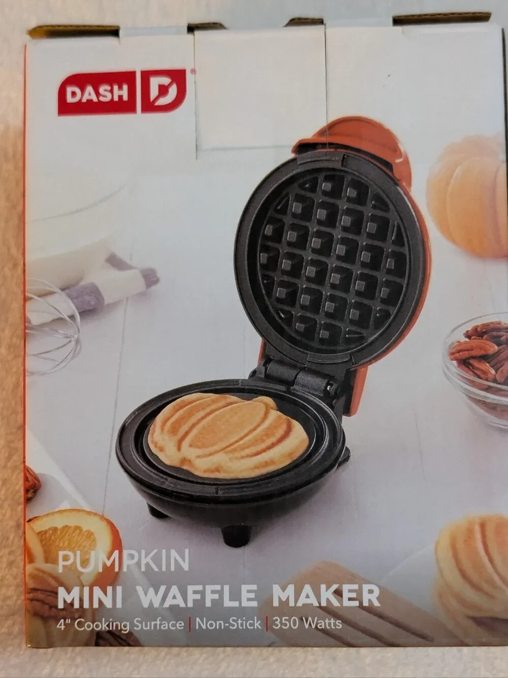 DASH Pumpkin Mini Waffle Maker Orange 4