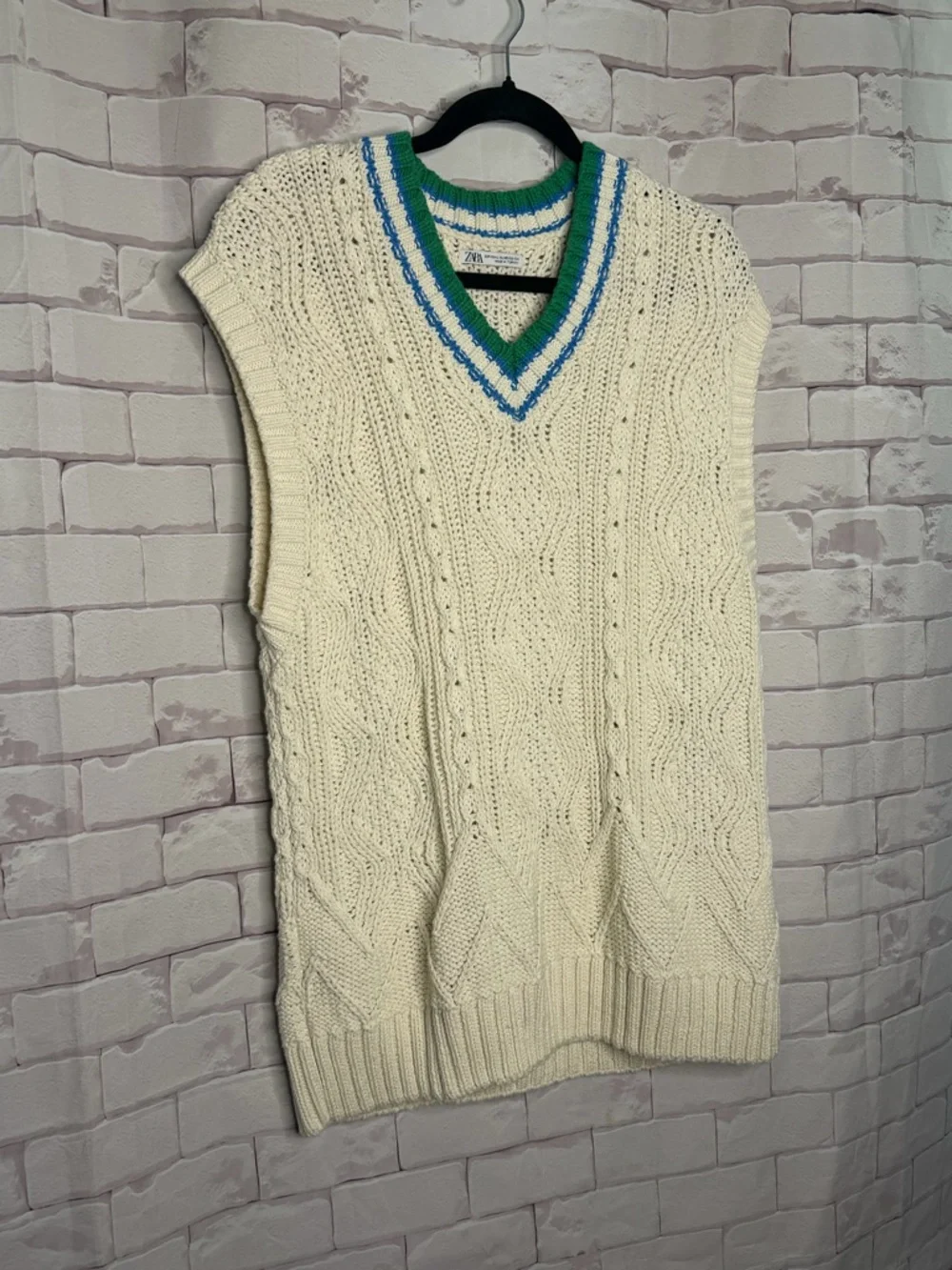 Zara cream cable