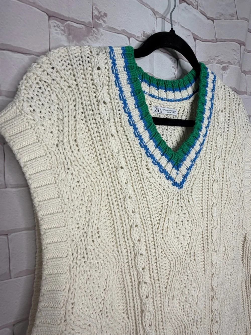 Zara cream cable