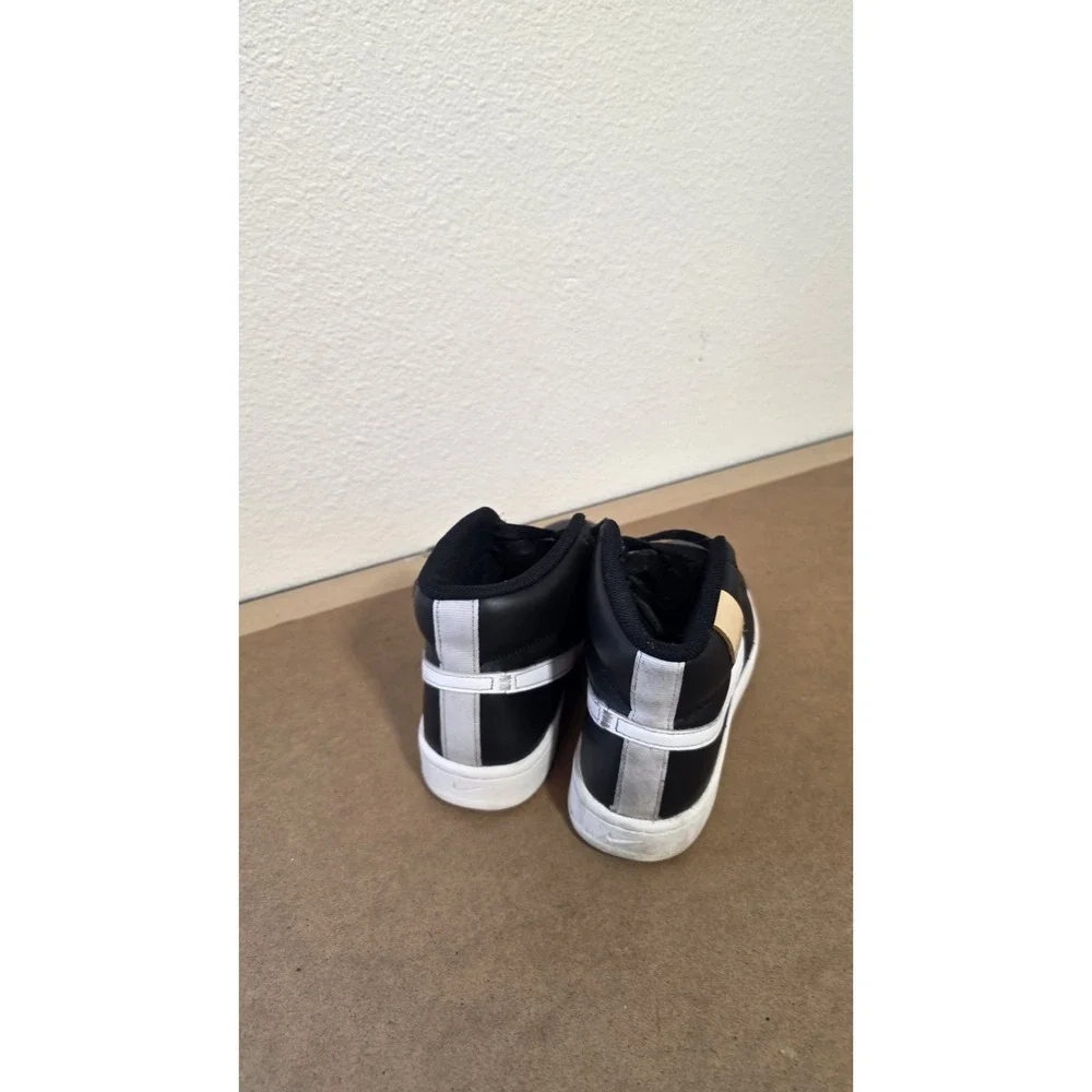 Nike court royale