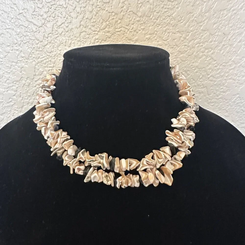 Handmade Mother Of‎ Pearl Chip Shell Choker Necklace With Silver Clasp