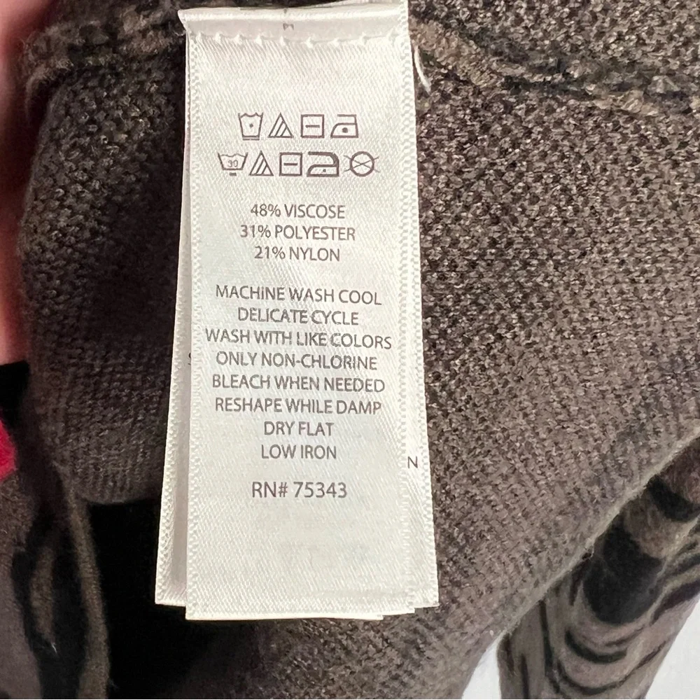 Tahari women’s pullover