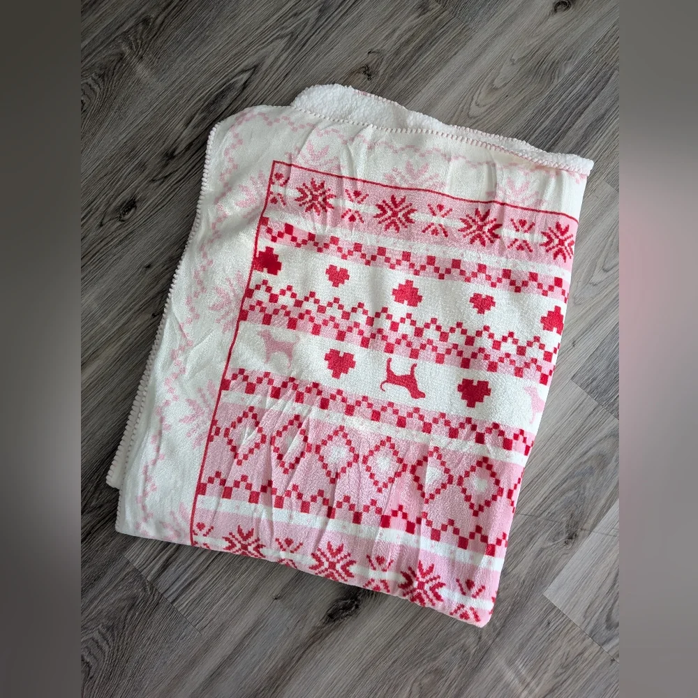 NEW Victorias‎ Secret PINK Fleece Blanket 50×60 In. Soft Cuddly Cozy