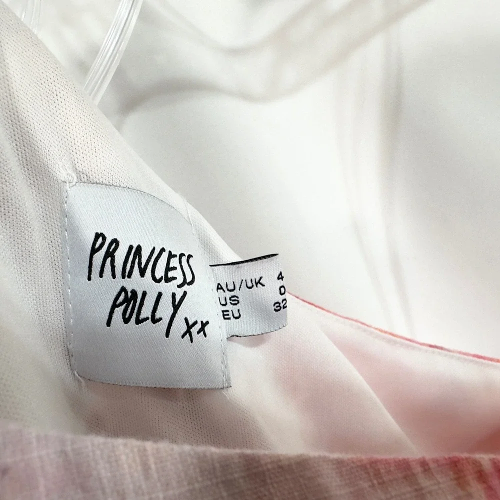 Princess Polly eye catching