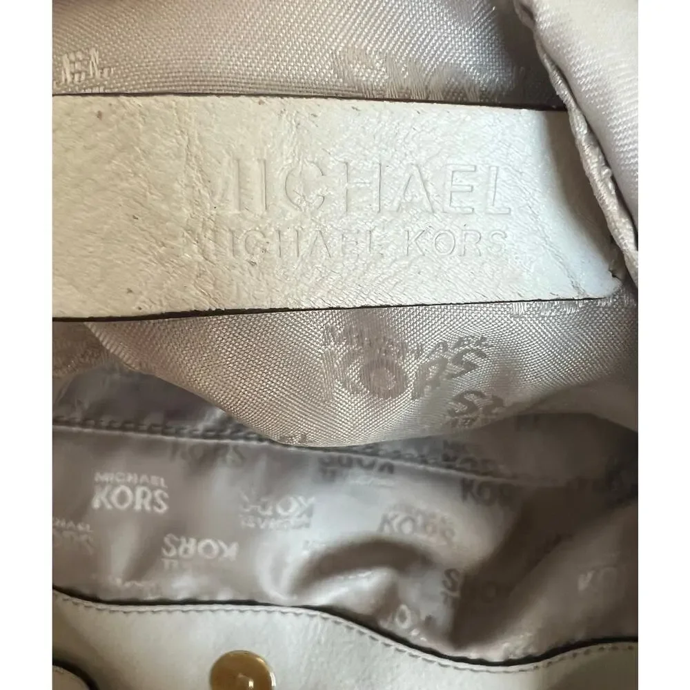 Michael Kors stunning gently