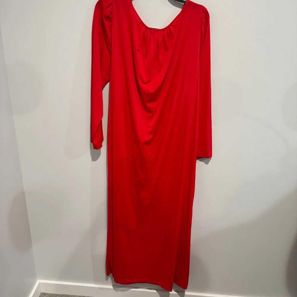 Shadowline Embroidered‎ Floral Nightgown Women Red size 1X Long Sleeve Nylon