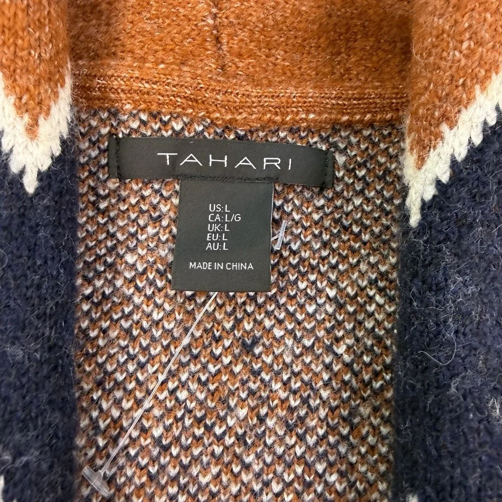 Tahari this ladies