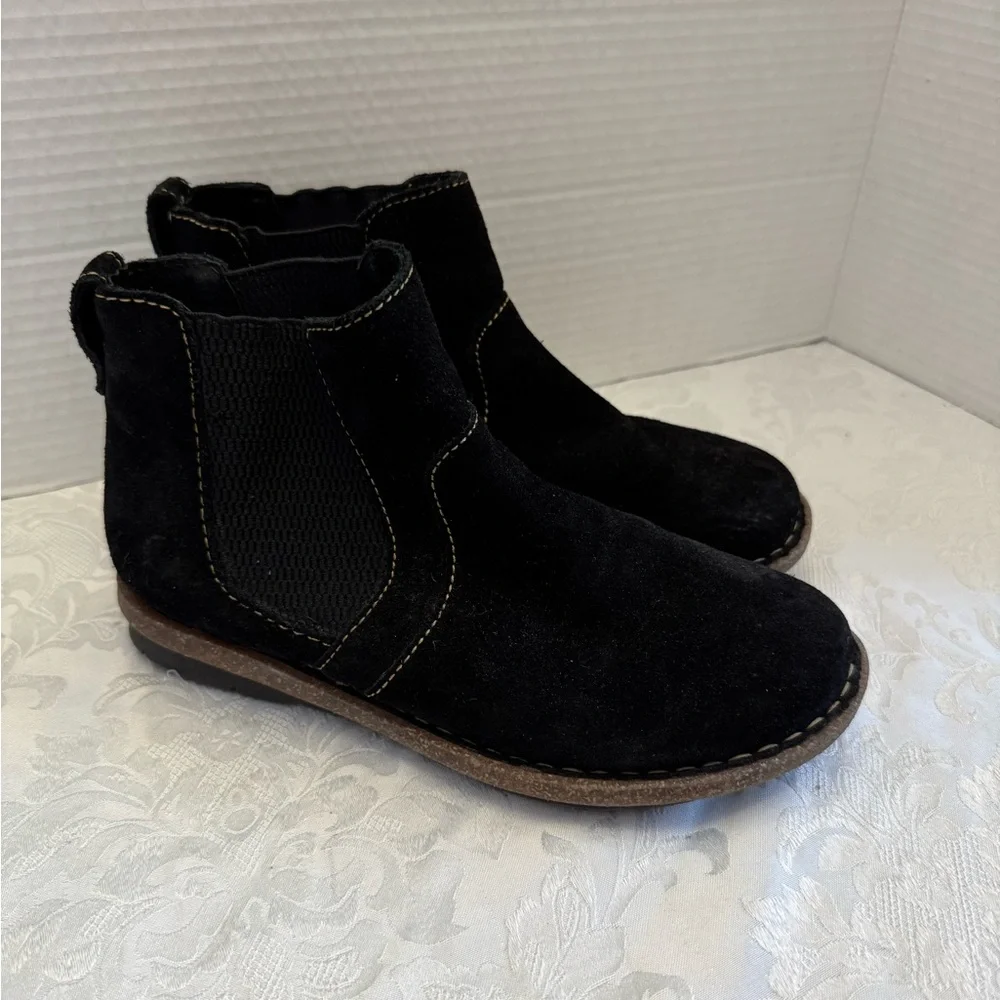 Born Talyn Size 7M Black Distressed Bootie Chelsea Boot Leather Comfort‎ Shoe