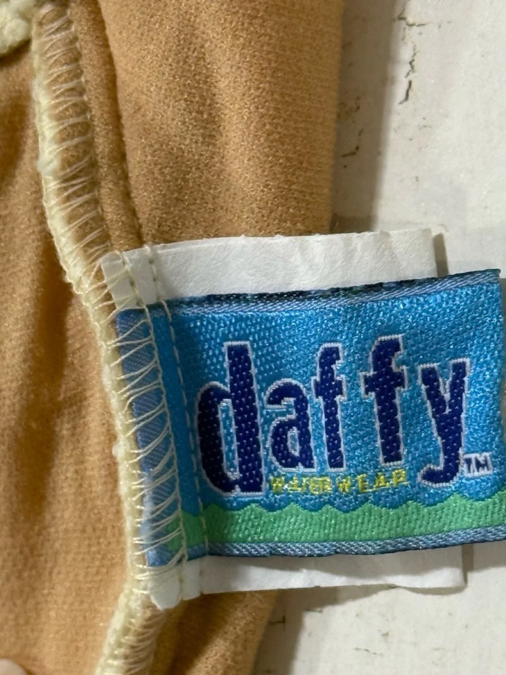 Daffy vintage cream