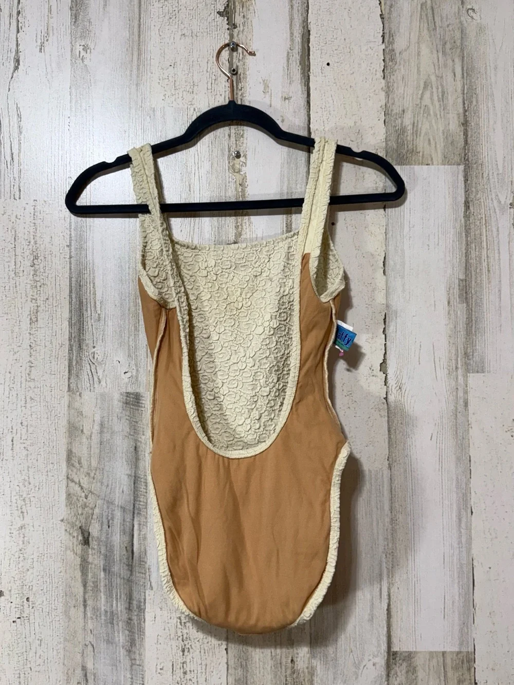 Daffy vintage cream