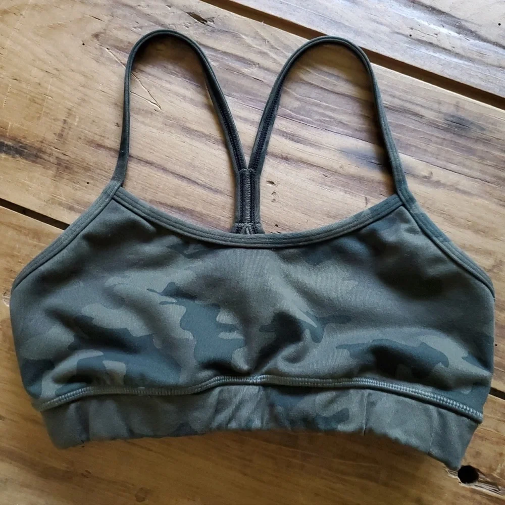 lululemon athletica displayed 20cm