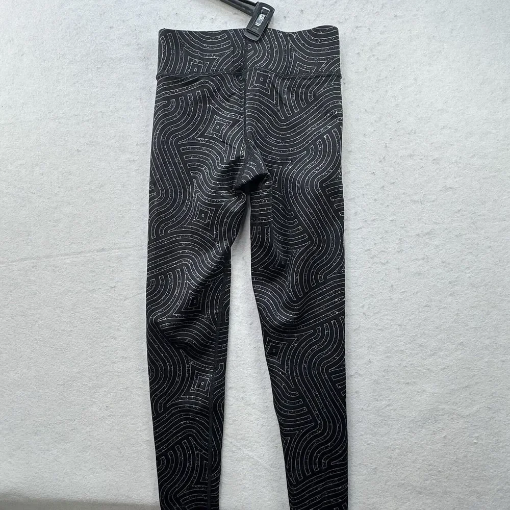 TEREZ Galaxy Psychedelic Printed Athletic Leggings Size‎ XS Crop Capri 26