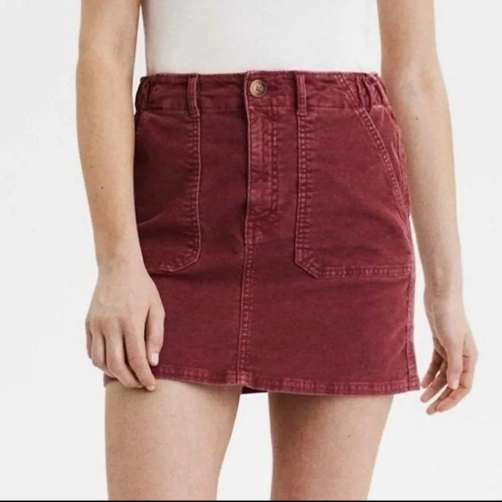 American Eagle Corduroy Stretch Mini Skirt Size 2 Burgundy Women's Bottom